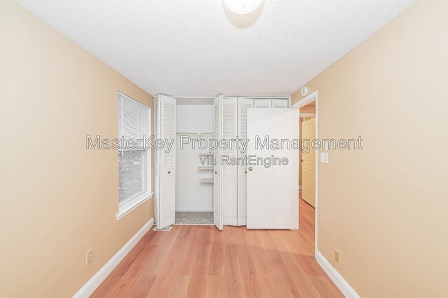 Building Photo - 104 Castle Bay Ct