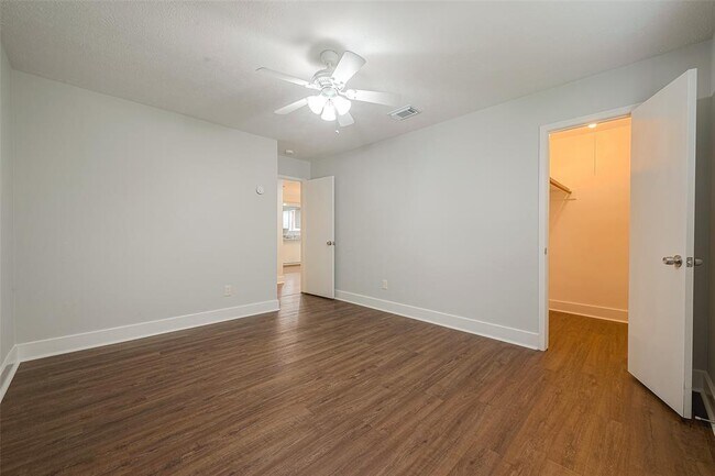 Building Photo - 7910 Litchfield Ln