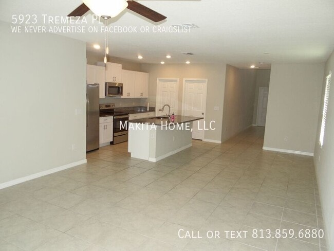 Building Photo - 5923 Tremeza Pl