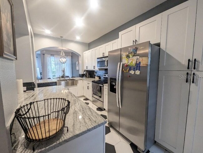 Building Photo - 2142 Park Crescent Dr