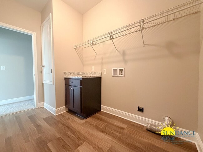 Building Photo - Gorgeous 4 Bedroom Home in Shiloh Place