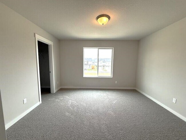 Building Photo - 3017 S Kodiak St