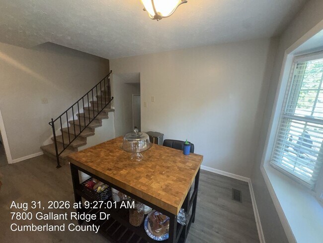Building Photo - 7800 Gallant Ridge Dr