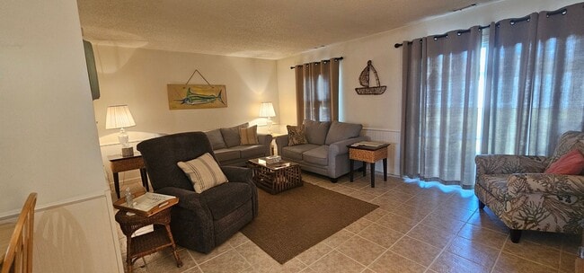 Building Photo - 1117 Fawn Drive – Fully Furnished 3BR/2BA ...