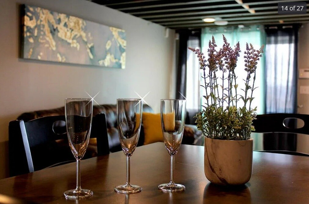 Building Photo - 520 Washington St