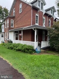 Building Photo - 442 Walnut St