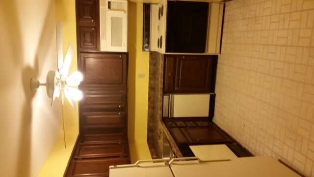 Building Photo - 2831 31st Pl NE