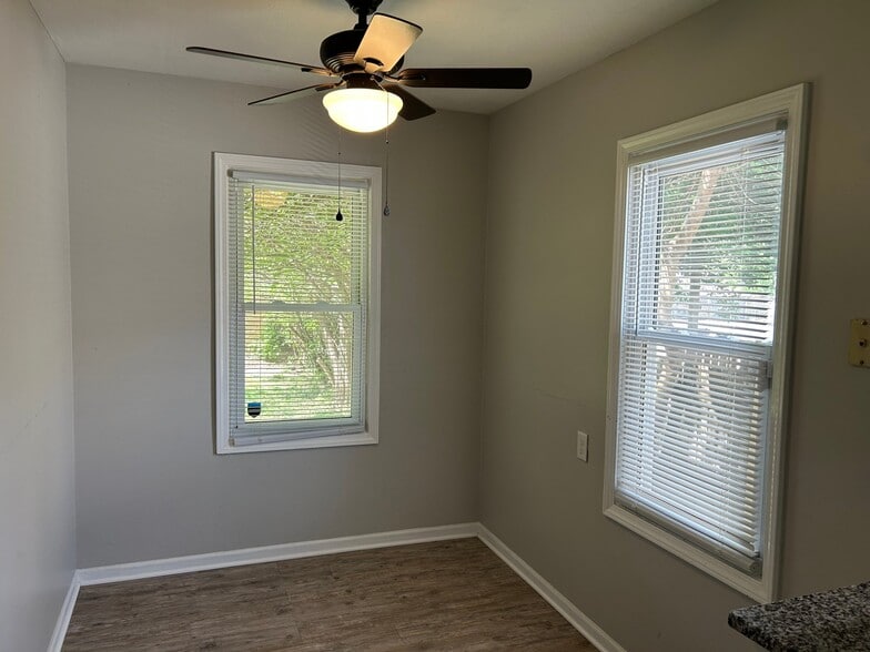 Building Photo - 1506 N Grant Ave