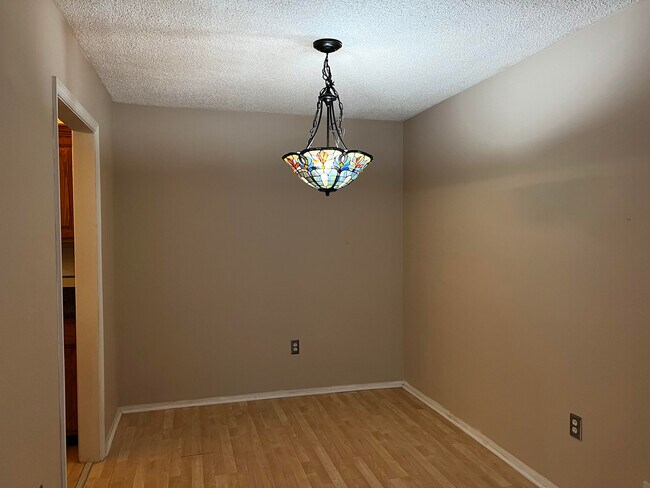 Dinning area - 32 Scherer Ct