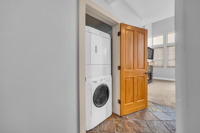 Building Photo - Crestview Condo - Kimball Junction