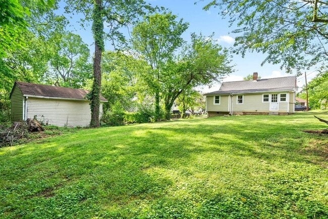 Building Photo - Home For Rent Near Historic Downtown Clark...