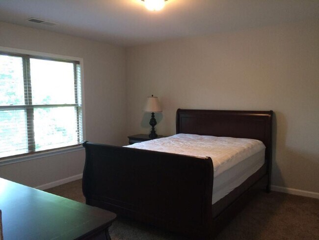 Building Photo - 1210 Composer Ln