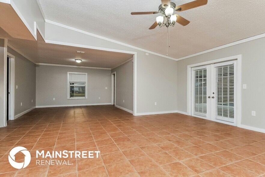 Building Photo - 225 Tracy Way