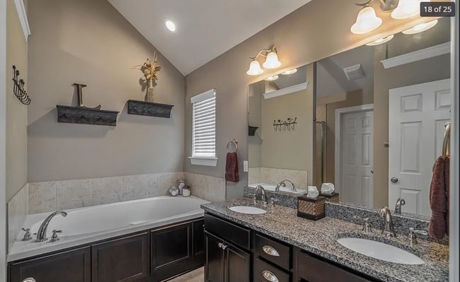 Building Photo - "Charming 3-Bed Retreat in Bossier City with Granite Touches & Gleaming Hardwood Floors!"