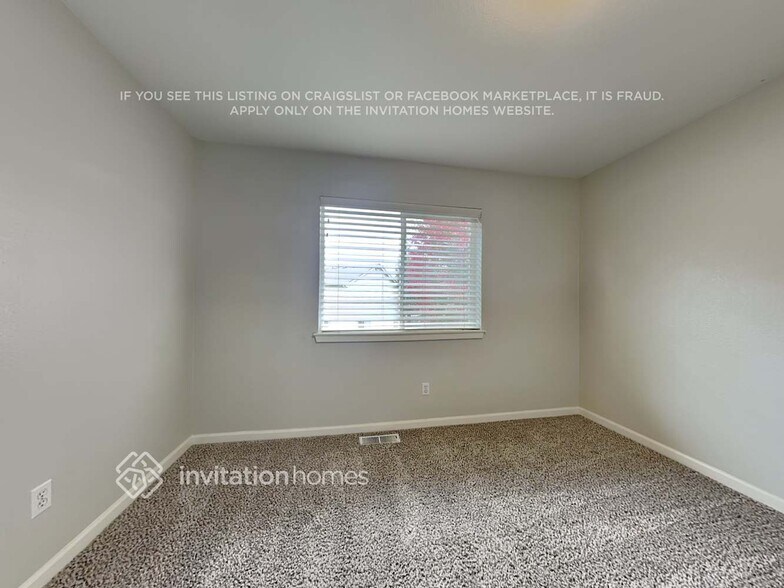 Building Photo - 5631 Komachin Loop SE