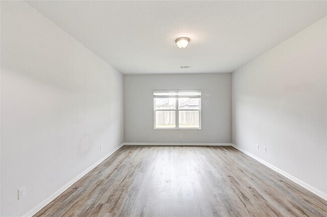 Building Photo - 17005 Lathrop Ave