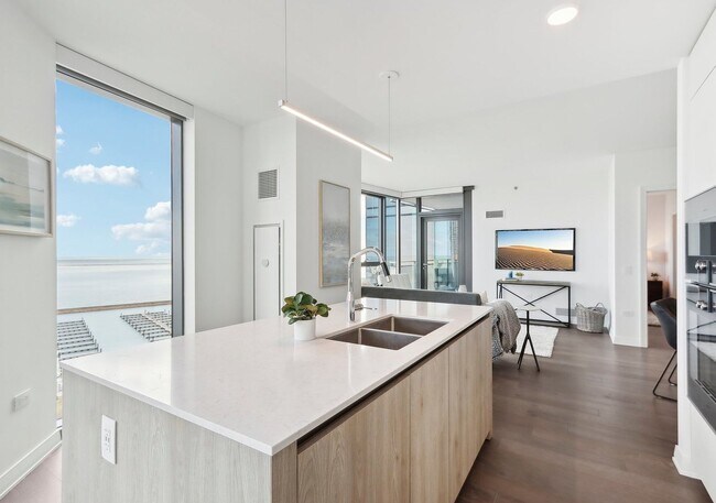 Building Photo - 211 N Harbor Dr