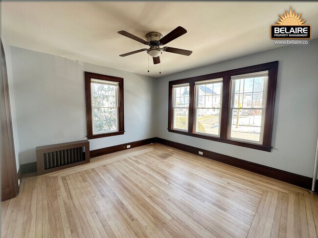 Building Photo - 107 2nd St