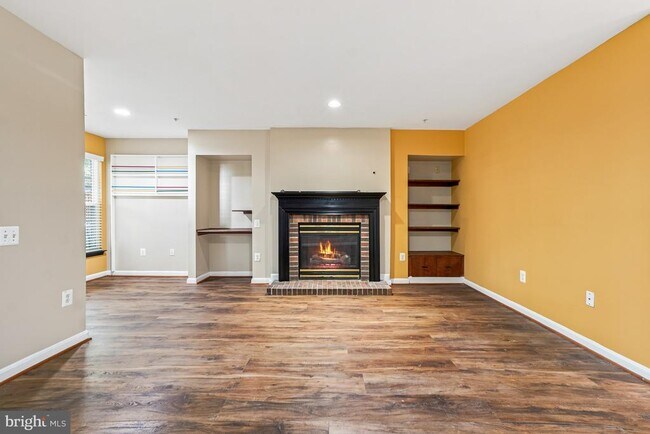 Building Photo - 13711 Dunbar Terrace