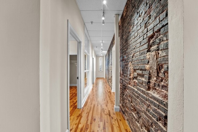 Building Photo - 44 S Jefferson St