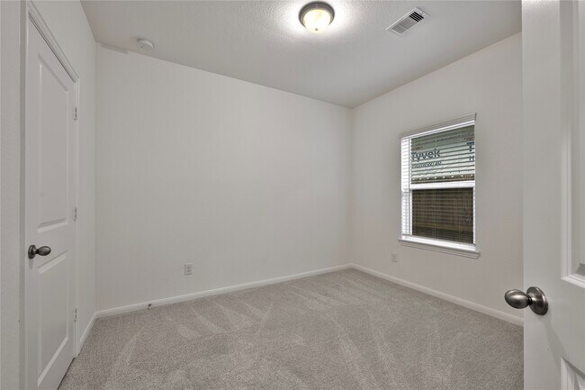 Building Photo - 9626 Summer Shadow Wy