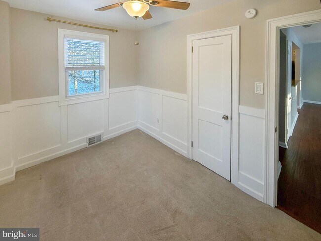 Building Photo - 133 N Line Rd