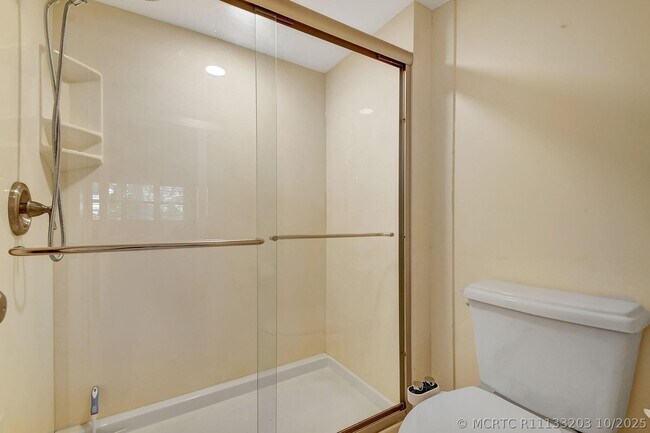 Building Photo - 318 Oak Harbour Dr
