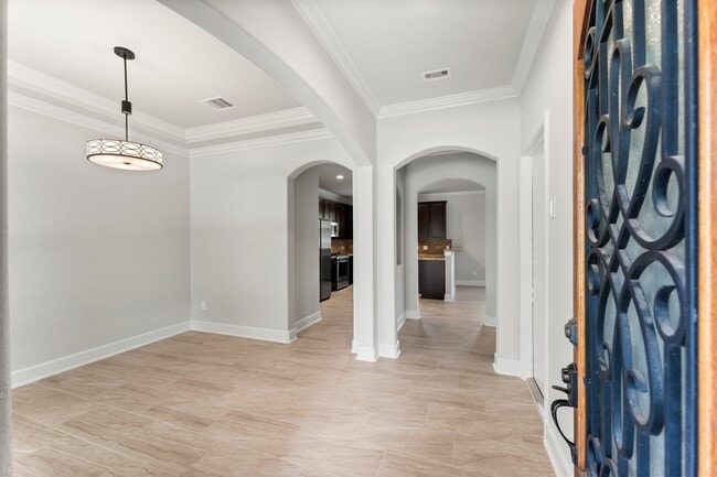 Building Photo - 2590 Magnolia Fair Way