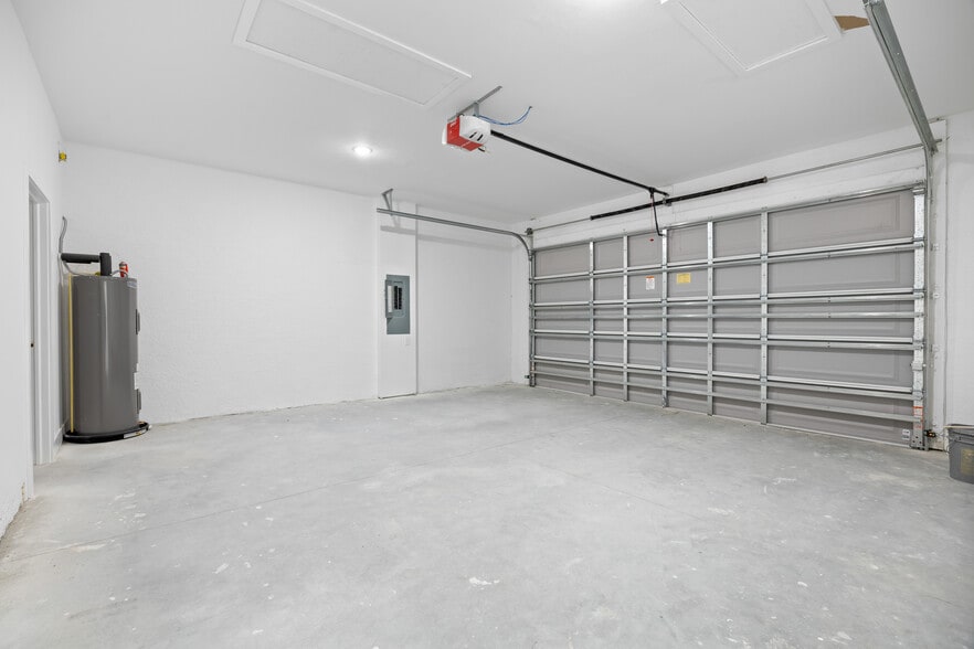 Building Photo - 1136 Ichabod Ave