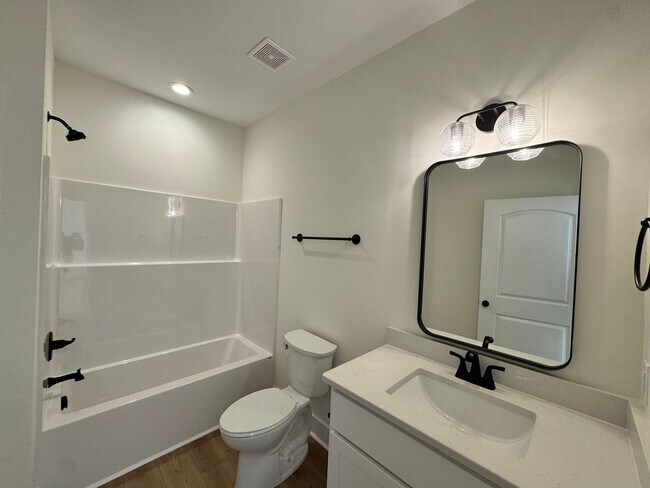 Building Photo - THE CROWN AT CORNESTONE