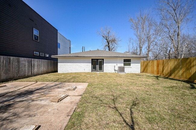 Building Photo - 4710 Hershe St