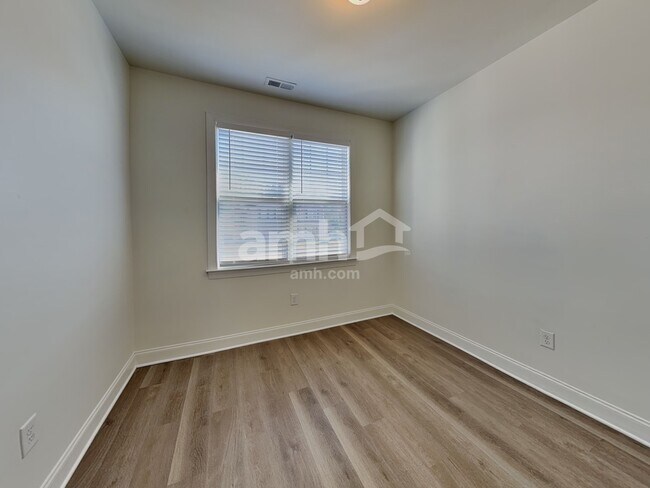 Building Photo - 166 Sequoia Dr