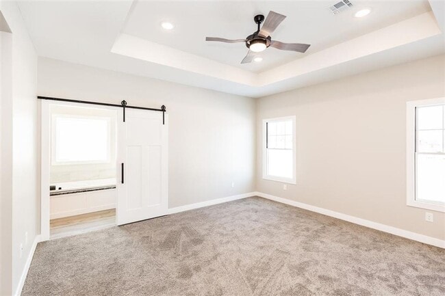 Building Photo - Stunning Home, Great Neighborhood!