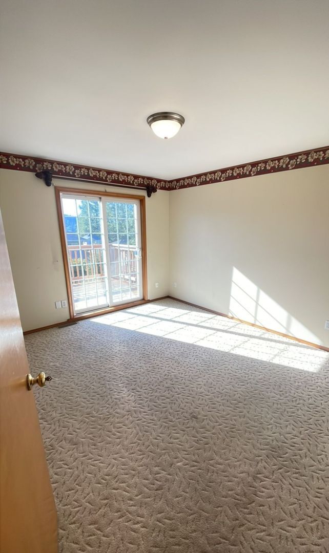 Building Photo - PRELEASING: 4 bdrm/1.5 bath house near WWU Park-N-Ride