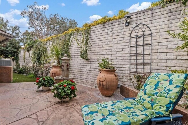 Building Photo - Remodeled 3BR/2BA Condo in the Heart of Ra...