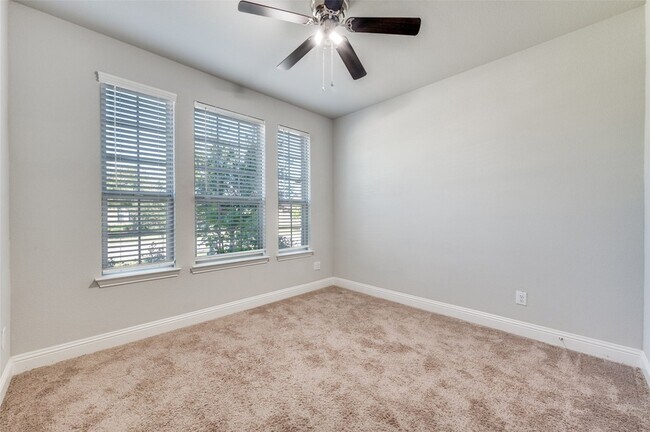 Building Photo - 16380 Moss Haven Ln