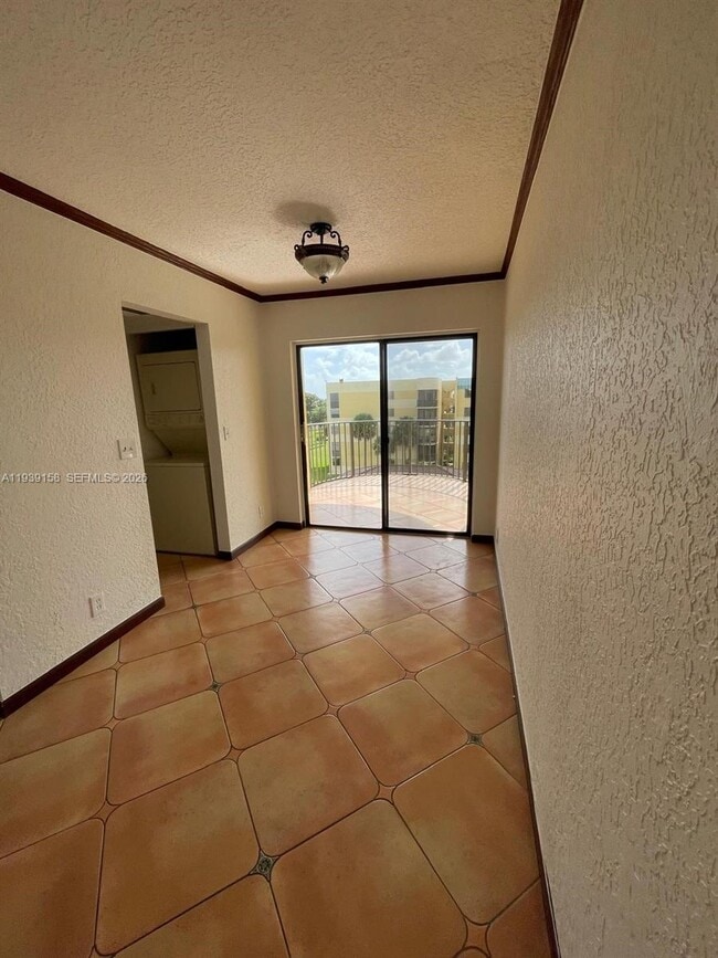 Building Photo - 6575 W Oakland Park Blvd