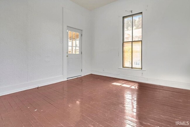 Building Photo - 317 E Smith Ave