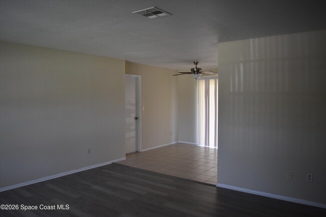 Building Photo - 3134 Edgewood Dr NE