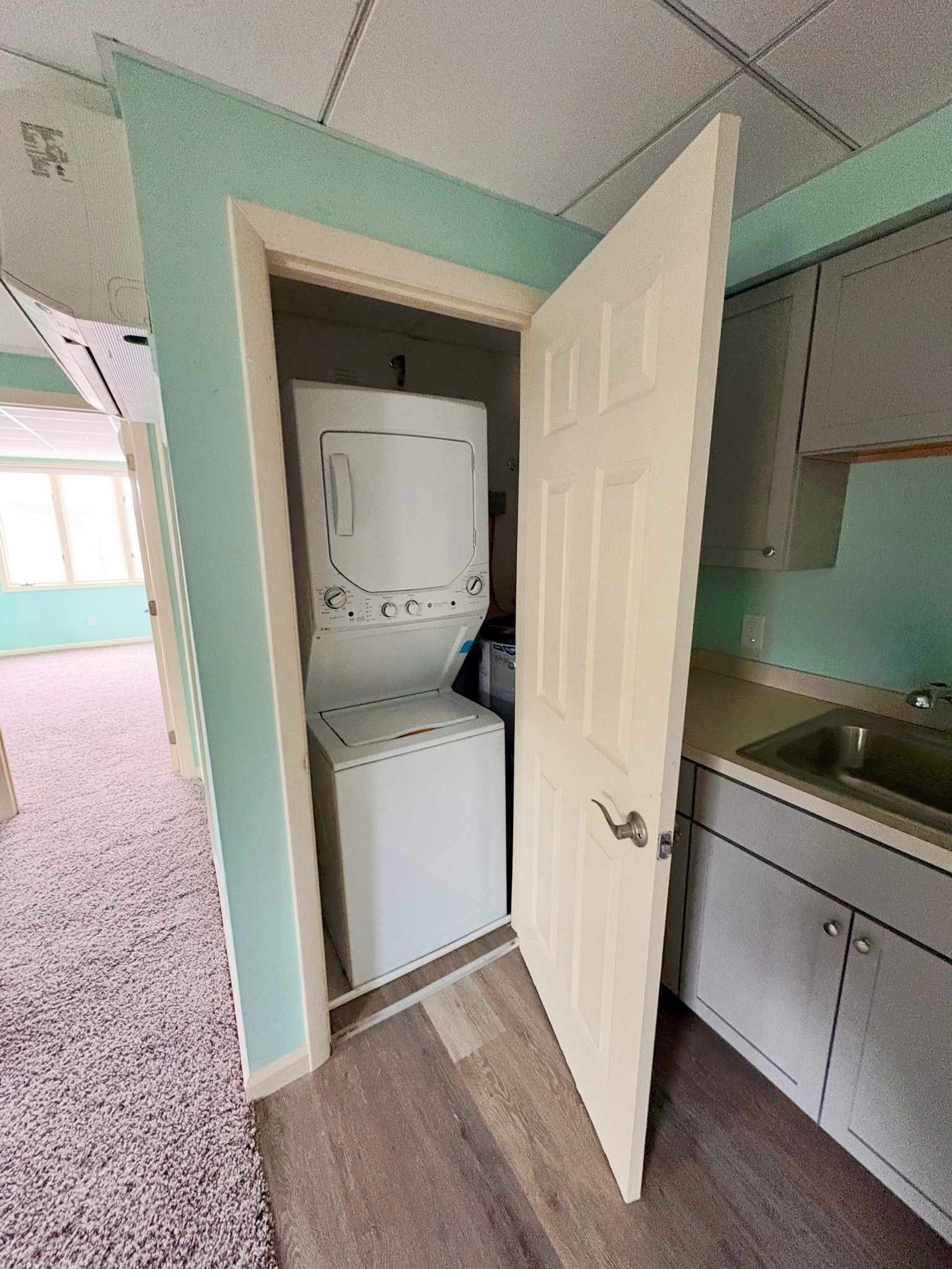 Building Photo - 18 W Second St