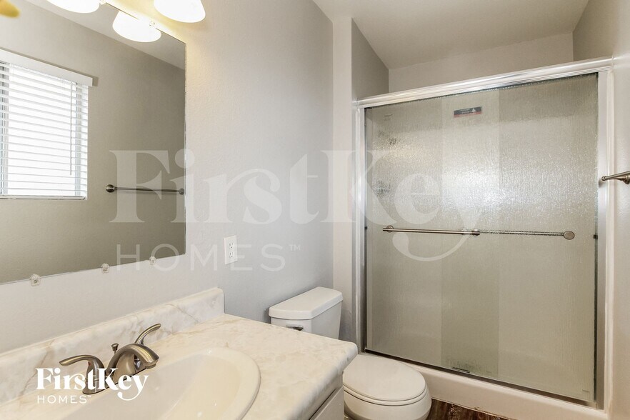 Building Photo - 3846 W Dalphin Rd