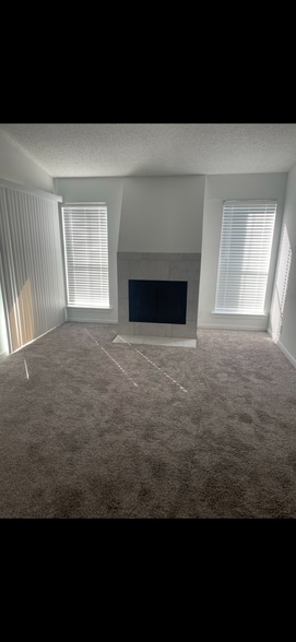 Building Photo - 3730 Thistlemont Dr