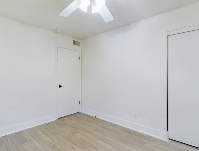Building Photo - 15411 Barat Ave