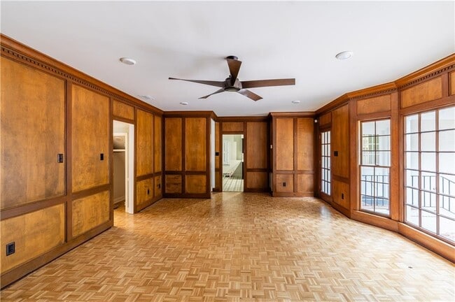 Building Photo - 656 Falls Church Rd