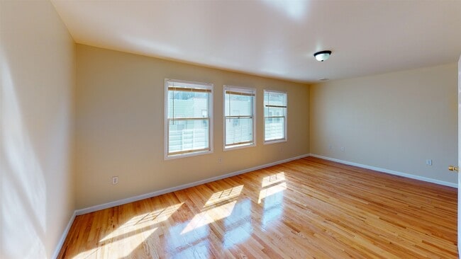 Building Photo - 57 Washburn St