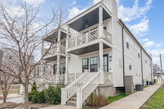 Primary Photo - Stunning 2-Bedroom, 2.5 Bath Urban Townhom...