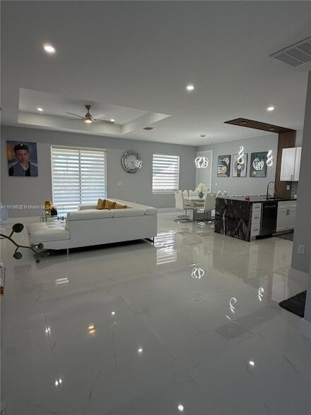 Building Photo - 2923 22nd St SW