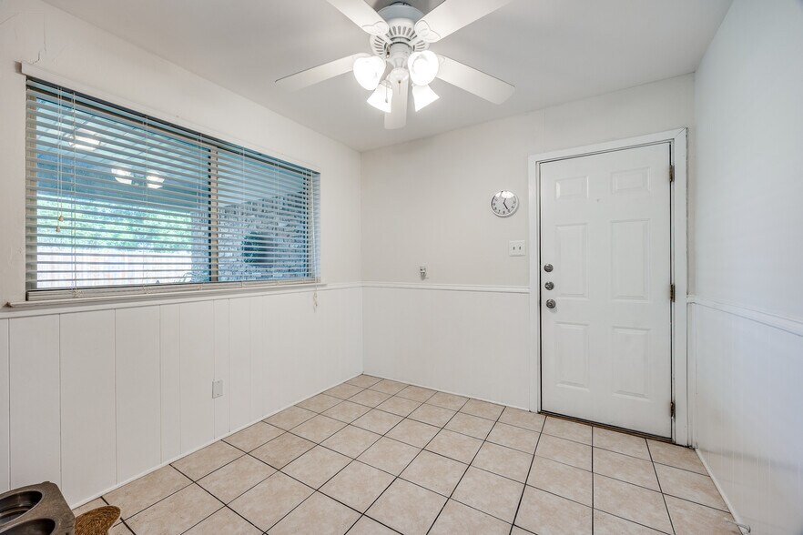 Breakfast Area - 7842 El Pensador Dr