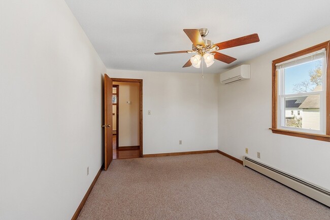 Building Photo - 31 Blossom St
