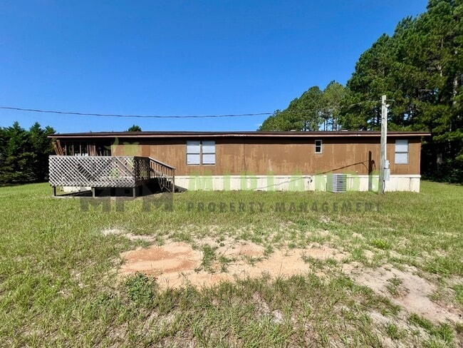 Building Photo - 2413 S Lake Dr
